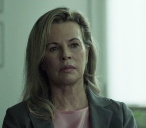 Un primo piano di Kim Basinger nel film I Am Here
