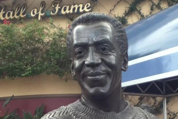 Bill Cosby: il busto in bronzo presente a Walt Disney World a Orlando, Florida, e rimosso dopo le ammissioni della sua colpevolezza nei confronti di accuse sessuali