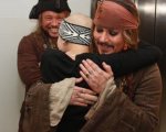 Pirati dei Caraibi 5: Johnny Depp fa visita ai bambini malati