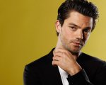 Stratton: Dominic Cooper sostituirà Henry Cavill