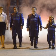 Pixels: Adam Sandler, Peter Dinklage, Michelle Monaghan e Josh Gad in una scena del film di Chris Columbus
