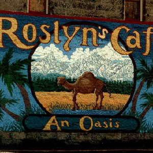 Un medico fra gli orsi: l'insegna del Roslyn Cafè