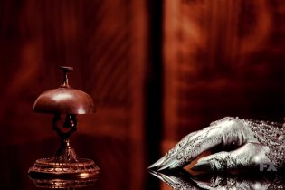Teaser 'Front Desk' - American Horror Story: Hotel