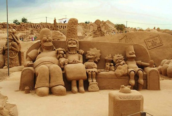 Simpson - scultura di sabbia