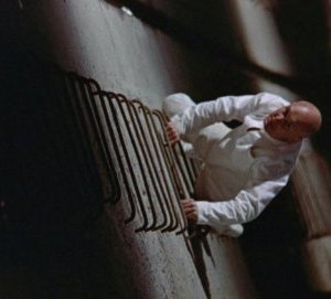 L'uomo che fuggì dal futuro: Robert Duvall in una scena