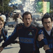Pixels: Adam Sandler, Josh Gad e Michelle Monaghan in una scena