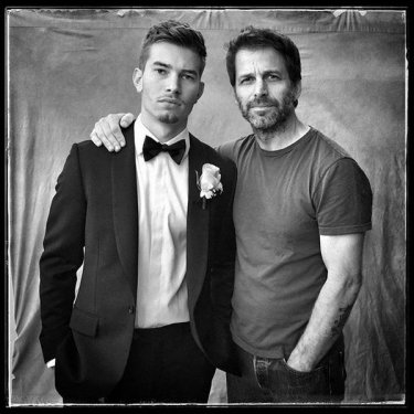 Zack Snyder con suo figlio Eli