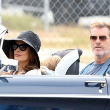 Il fidanzato di mia sorella: Salma Hayek e Pierce Brosnan in auto