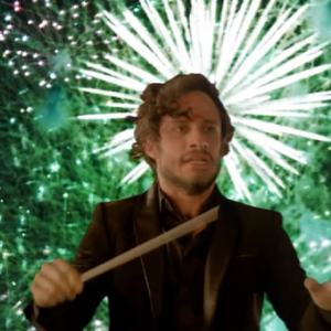 Mozart in the Jungle: Gael García Bernal in versione direttore d'orchestra