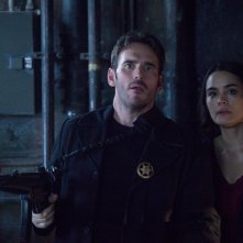 Wayward Pines: Matt Dillon e Shannyn Sossamon nell'episodio Un nuovo inizio