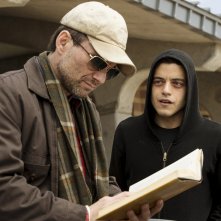 Mr. Robot: Christian Slater accanto a Rami Malek nell'episodio ones-and-zer0es.mpeg