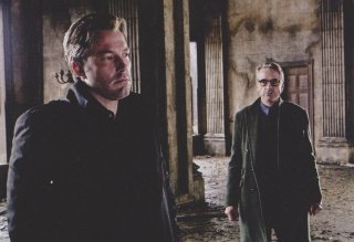 Batman v Superman: Dawn of Justice - Ben Affleck e Jeremy Irons interpretano Bruce Wayne e Alfred