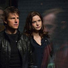 Mission: Impossible - Rogue Nation: Tom Cruise insieme a Rebecca Ferguson in una scena del film action