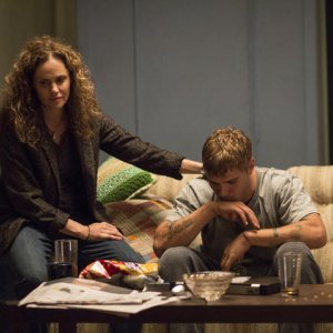 The Leftovers 2: Amy Brenneman e  Chris Zylka  in un momento drammatico