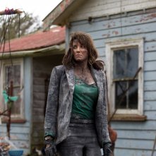 Ash vs. Evil Dead: Lucy Lawless in un'immagine della serie