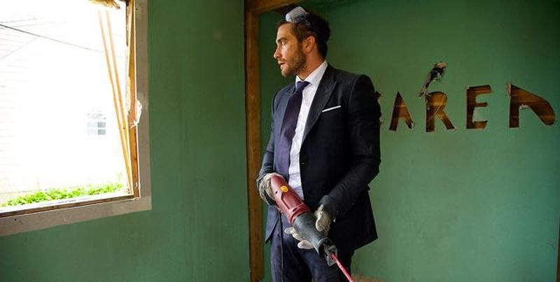 Demolition: Jake Gyllenhaal nella prima immagine del film con un trapano in mano