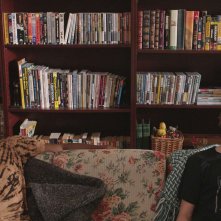 Me and Earl and the Dying Girl: Thomas Mann e RJ Cyler seduti sul divano