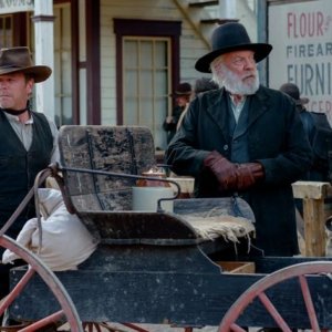 Forsaken: Donald Sutherland e Kiefer Sutherland in una scena del film