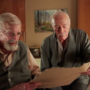 Remember: Christopher Plummer e Martin Landau in una scena