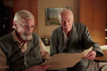 Remember: Christopher Plummer e Martin Landau in una scena