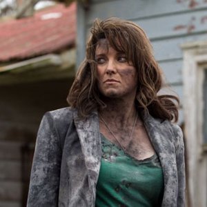 Ash vs. Evil Dead: Lucy Lawless è Ruby piuttosto malconcia in una scena