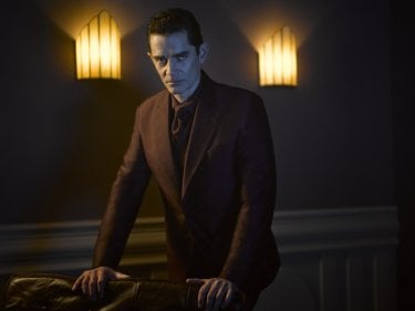 Gotham: James Frain nel ruolo di Theo Galvan