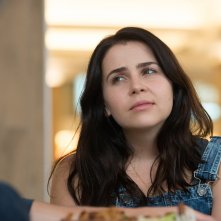 L'A.S.S.O. nella manica: Mae Whitman in una scena del film