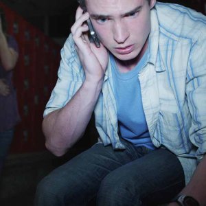The Gallows - L'esecuzione: Reese Mishler preoccupato al telefono