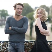 Love Is in the Air - Turbolenze d'amore: Nicolas Bedos e Ludivine Sagnier divertiti in una scena del film