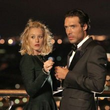 Love Is in the Air - Turbolenze d'amore: Ludivine Sagnier e Nicolas Bedos in un'immagine notturna del film