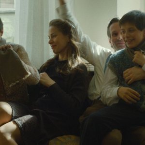 Il grande quaderno: Ulrich Matthes, Gyöngyvér Bognár, László Gyémánt e András Gyémánt in una scena del film