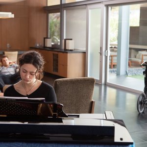 Qualcosa di buono: Emmy Rossum, Josh Duhamel e Hilary Swank in una scena del film