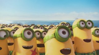 Minions: molti Minion stupiti in un'immagine del film d'animazione