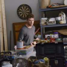 Secrets and Lies: l'attore Ryan Phillippe interpreta Ben Crawford in una scena della serie