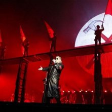 Roger Waters The Wall: Roger Waters si esibisce sul palco