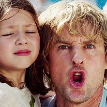 No Escape - Colpo di stato: Owen Wilson e Claire Geare in un'immagine del film