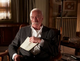 Remember: Christopher Plummer pensieroso in un'immagine del film