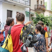 Storie sospese: Stefano Chiantini dà indicazioni alla troupe sul set