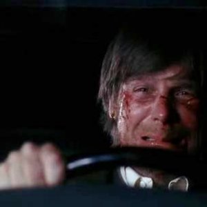 Six Feet Under: Peter Krause in una scena del finale della terza stagione, intitolato Una fine, un inizio