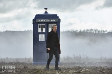 Doctor Who: Peter Capaldi in un'immagine dell'episodio The Magician's Apprentice