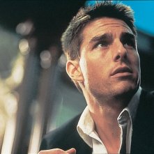 Tom Cruise in una scena di Mission: Impossible diretto da Brian De Palma