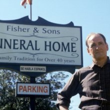 Six Feet Under: Richard Jenkins nella serie HBO