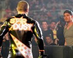 Stephen Amell è pronto a lottare contro Stardust sul ring