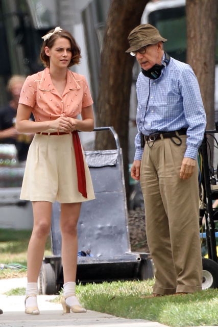 Kristen Stewart On The Set Of Woody Allen Movie August 2015 Adxwgfflsized