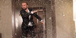11 Minutes: una bella inquadratura di un momento d'azione del film