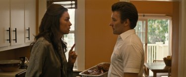 Black Mass - L'ultimo gangster: Joel Edgerton e Julianne Nicholson in un'immagine del film