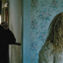 Black Mass - L'ultimo gangster: Johnny Depp e Juno Temple in un'immagine del film