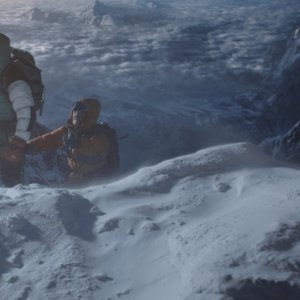 Everest: uno dei tanti momenti di azione del film diretto da Baltasar Kormákur