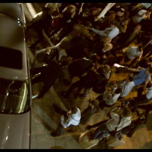 Rabin, the Last Day: un'immagine dall'alto di un concitato momento del film