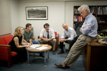 Il caso Spotlight: Rachel McAdams, Mark Ruffalo, Brian d'Arcy James, Michael Keaton e John Slattery in un'immagine del film